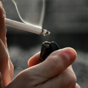 rauch vom nachbarn zieht ins schlafzimmer