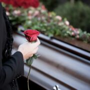 Wann müssen Geschwister Beerdigungskosten übernehmen